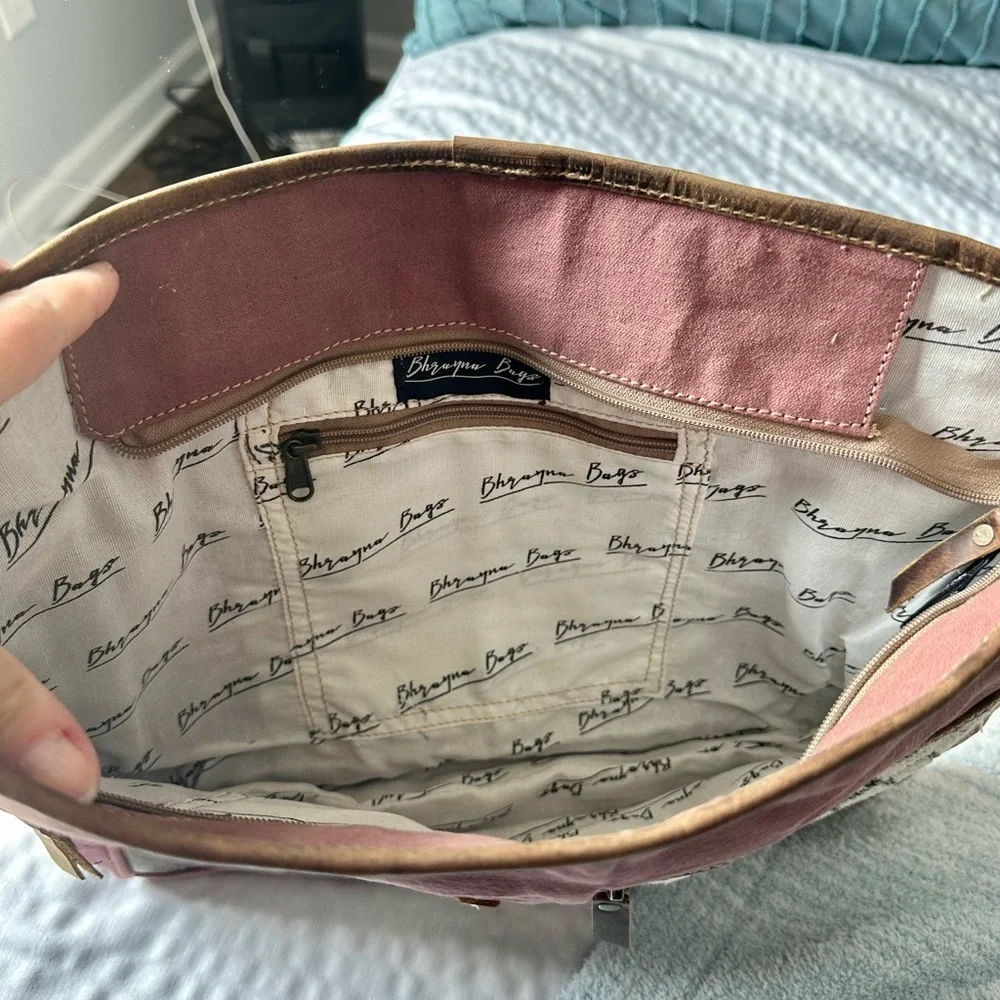 NWT Genuine  Leather  Laptop Messenger bag